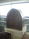 Pilco 90 ``cathedral'' style radio