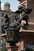 Statue 2