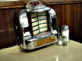 [picture: Diner Juke Box 2]