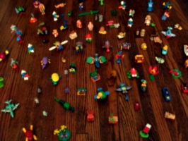 [picture: Kinder Egg Toys 3]