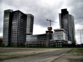 [picture: Curvy Buildings 3]