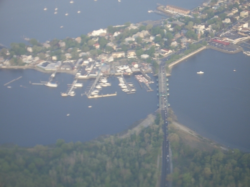 [Picture: Approaching New York City By Air 4]