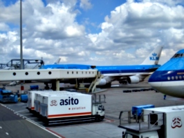 [picture: More KLM aeroplanes]