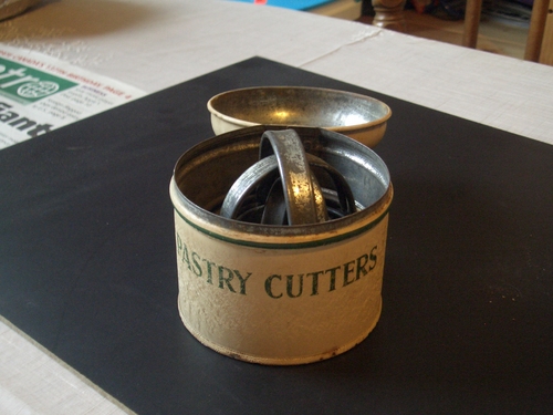 [Picture: Pastry Cutters 2]