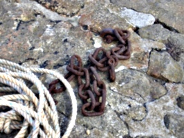 [picture: Boat chains]