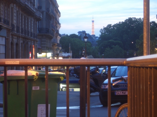 [Picture: Eiffel Tower]