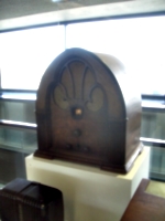 [picture: Pilco 90 ``cathedral'' style radio]