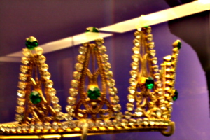 [picture: Blurry Crown 1]
