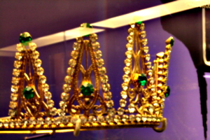[picture: Blurry Crown 2]