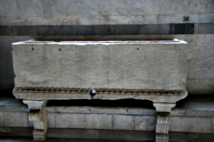 [picture: Medieval sarcophagus 1]