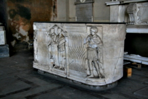 [picture: Roman sarcohpagus]