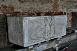 [picture: Fluted Sarcophagus From 3rd Century 3]
