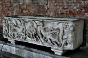 [picture: Box for a dead lady 2]