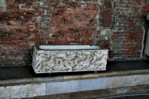 [picture: A Roman child's last resting-place 1]
