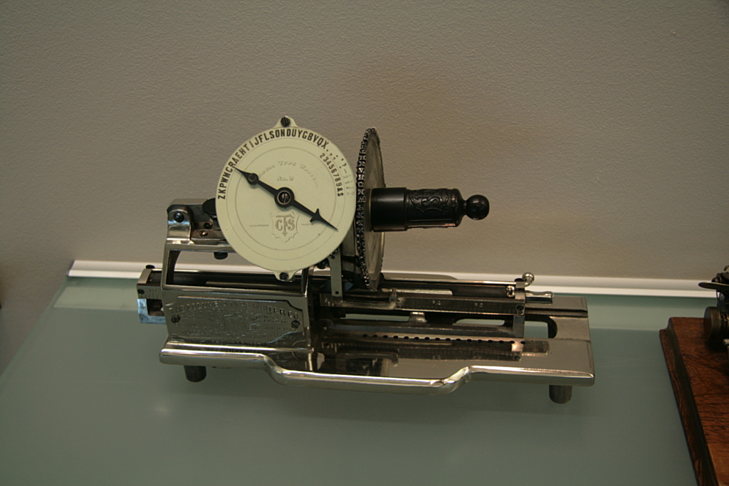 [Picture: Columbia 2 (1885) visible typing machine 1]