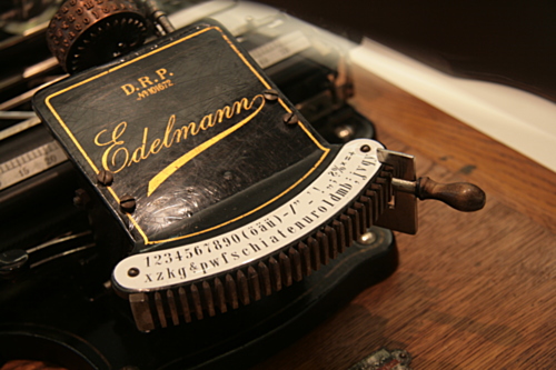 [Picture: Edelmann (1899) 1]