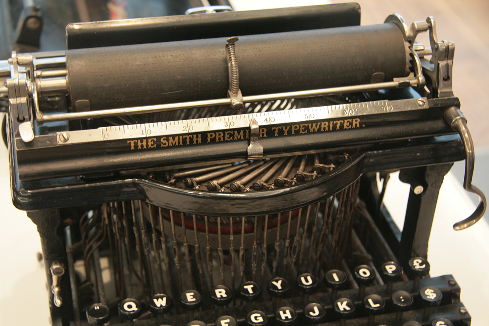 [Picture: Smith Premier 1 (1890) 7: links]