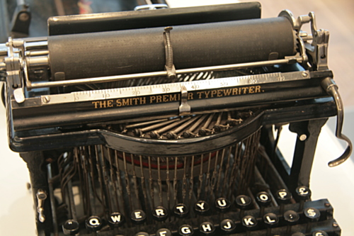 [Picture: Smith Premier 1 (1890) 7: links]