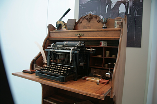 [Picture: Remington 2 (1885) 2]