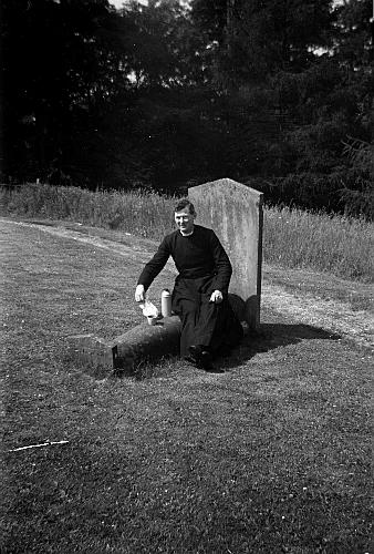 [Picture: 2.—The Vicar Takes a Lunch Break.]