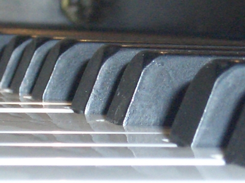 [Picture: piano 2]