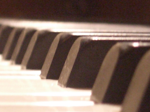 [Picture: piano 3]