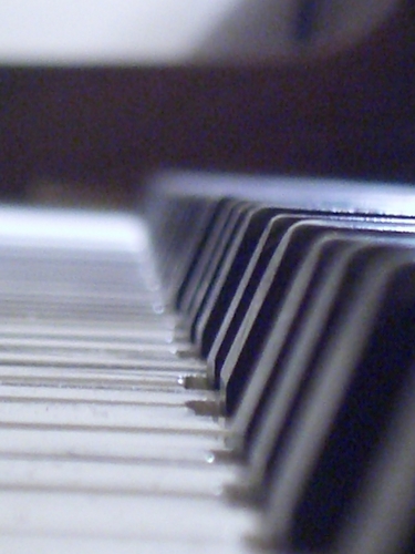 [Picture: piano 4]