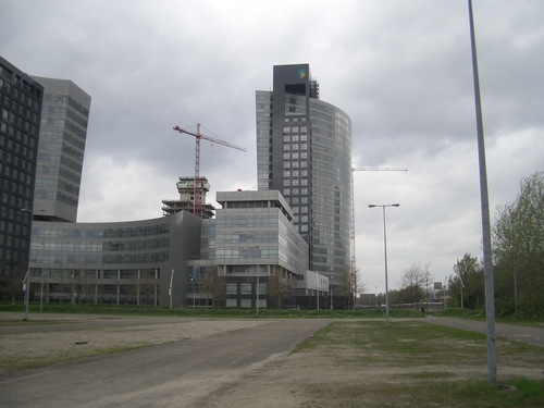 [Picture: Curvy Buildings 4]