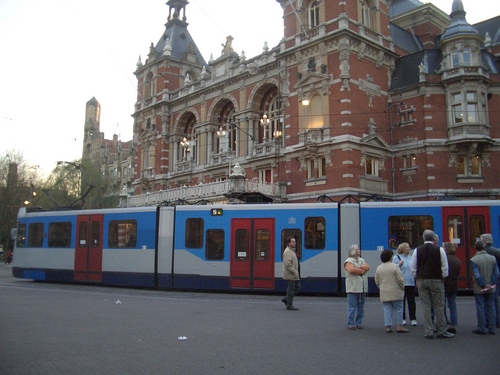 [Picture: Trams Go Level Again]