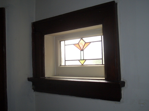 [Picture: Art deco stained glass window 4]