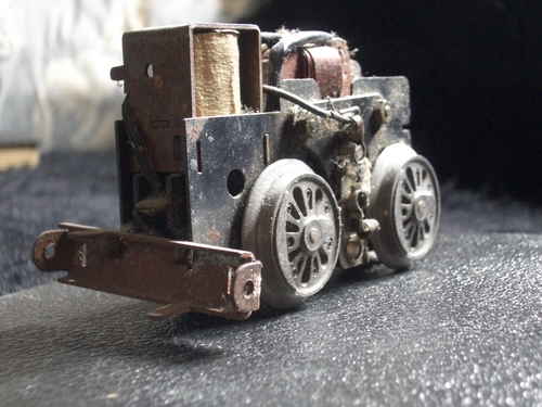 [Picture: Motor for model railway engine 3]