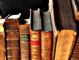 [picture: Another pile of old books 4]