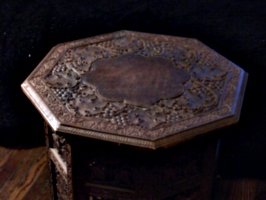 [picture: Octagonal Table 2]