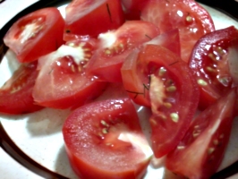 [picture: Sliced Tomato with herbs]