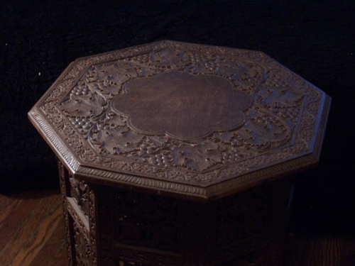 [Picture: Octagonal Table 2]