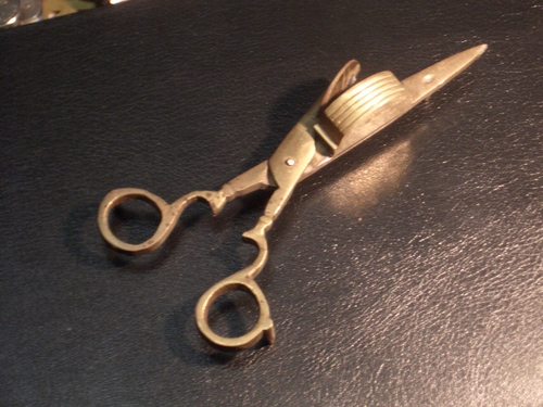 [Picture: Candle-wick trimming scissors 2]