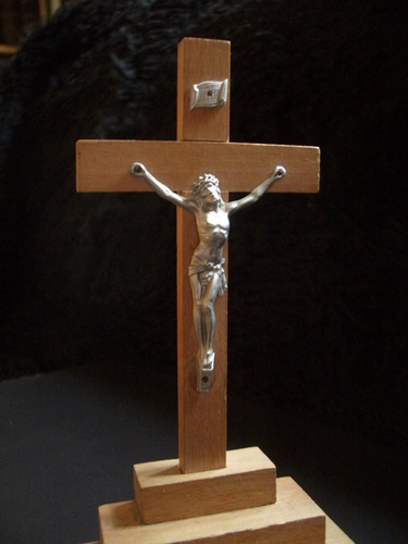 [Picture: Crucifix 3]