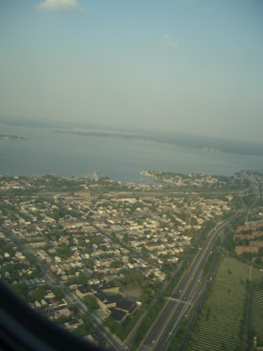 [Picture: Approaching New York City By Air 6]