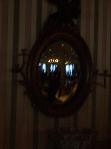 [Picture: Circular Mirror]
