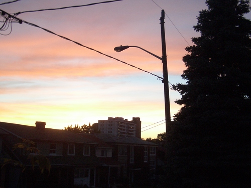 [Picture: Sunset on Lauder Avenue 4]