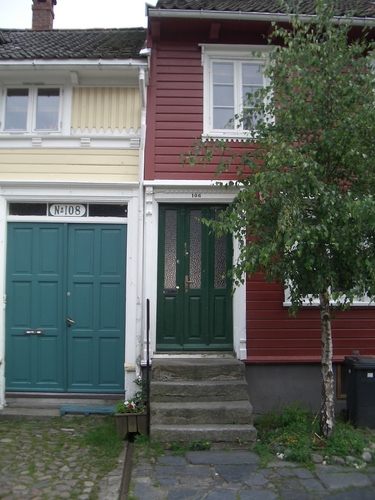 [Picture: Green Door]