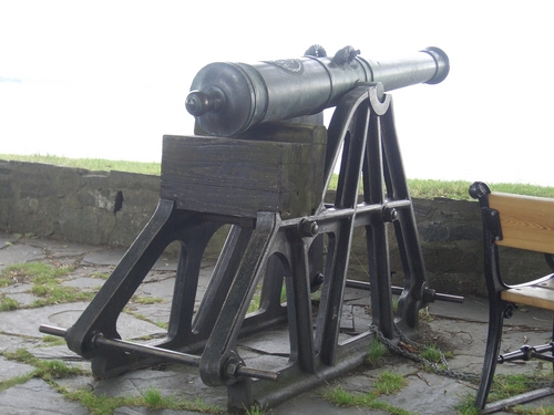 [Picture: Cannon 1]