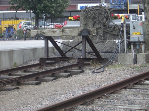 [Picture: Buffers at the end of the siding]