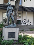 [Picture: Naked woman statue]