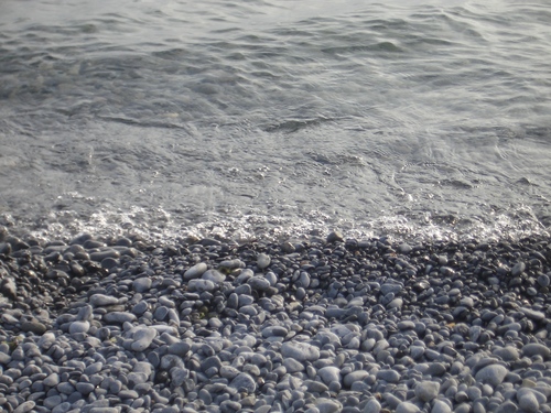 [Picture: Waves lapping the beach 4]