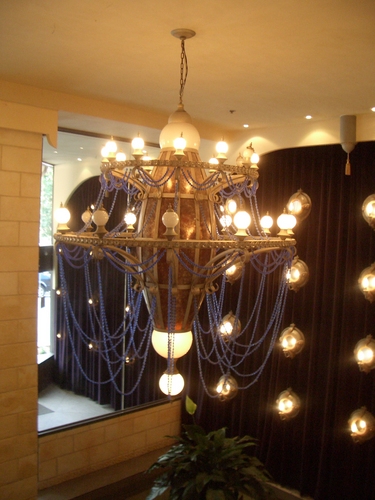 [Picture: Chandelier 2]