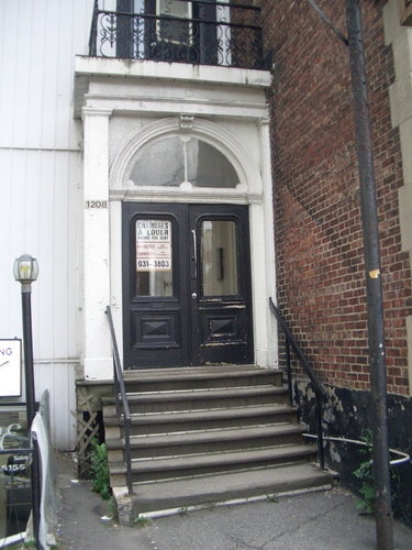 [Picture: Doorway with steps 2]