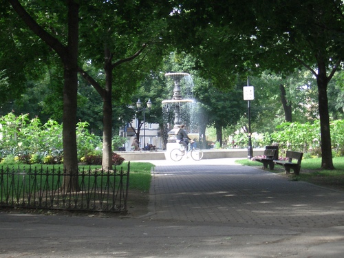 [Picture: Fountain in sunlight 3]