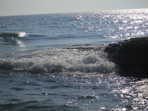 [Picture: Waves on rock 2]