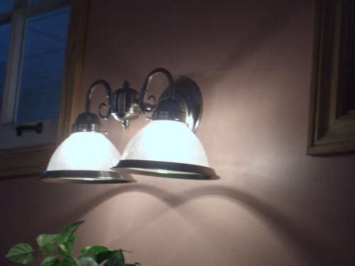 [Picture: Restaurant lamps]
